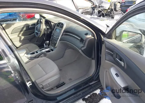 2014 Chevrolet Malibu 1Ls z USA, uszkodzony, nr VIN 1G11B5SL2EF262120